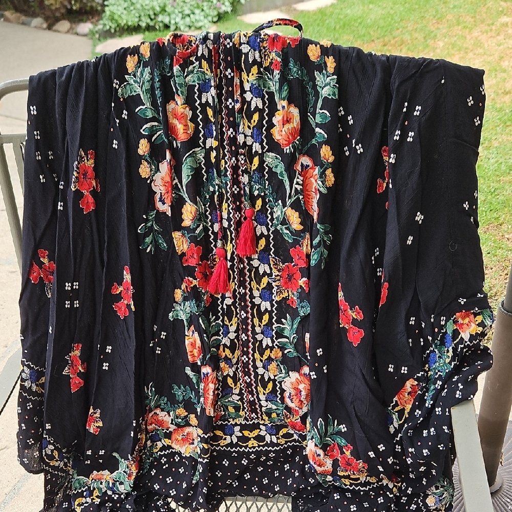Super Cute, Brand New, No Tag, Size M, Black Skirt Wth Flowers, Assymetrical Hem